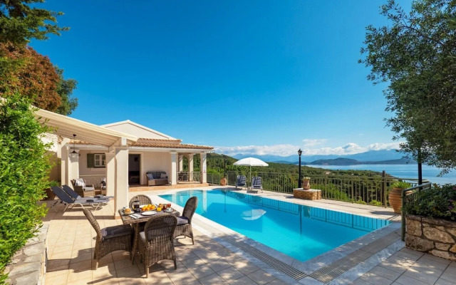 Villa Nafsika in St Stefanos Bay