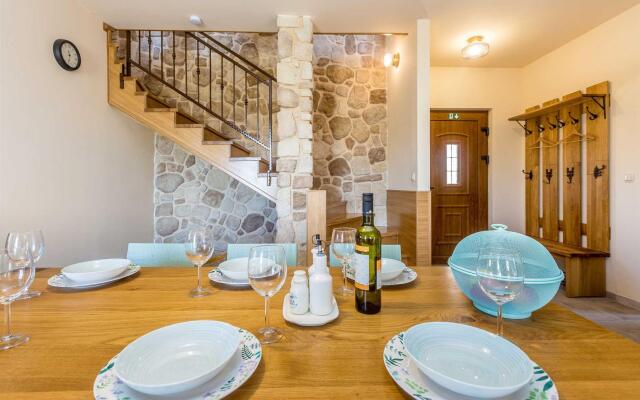 Rustic Villa Viamare