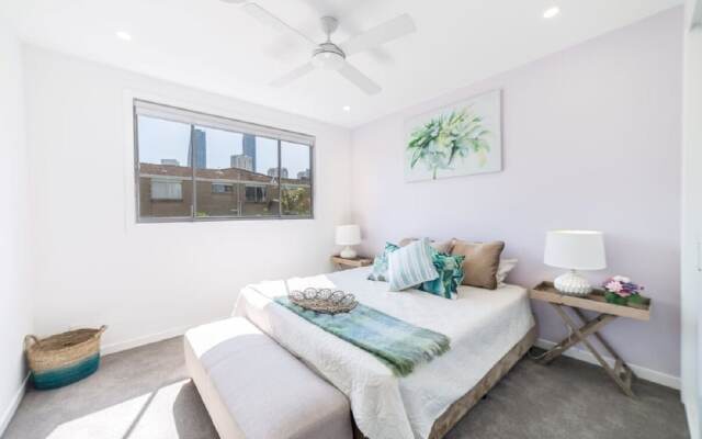 Gold Coast Private Villas - Waterfront Villas