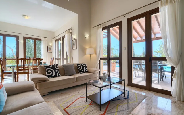 3 bedroom villa Dionysos 373 with private pool and pretty garden, Peaceful location within Aphrodite Hills Resort