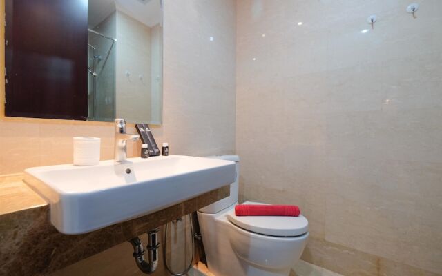 Homey And Comfy Studio Room At Menteng Park Apartment