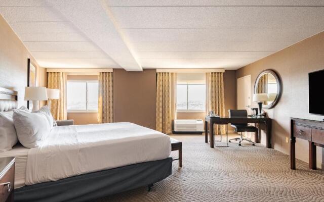 Wyndham Omaha / West Dodge