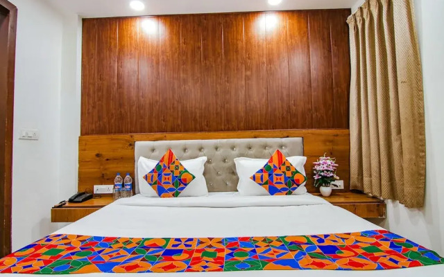 Fabhotel The Glory I