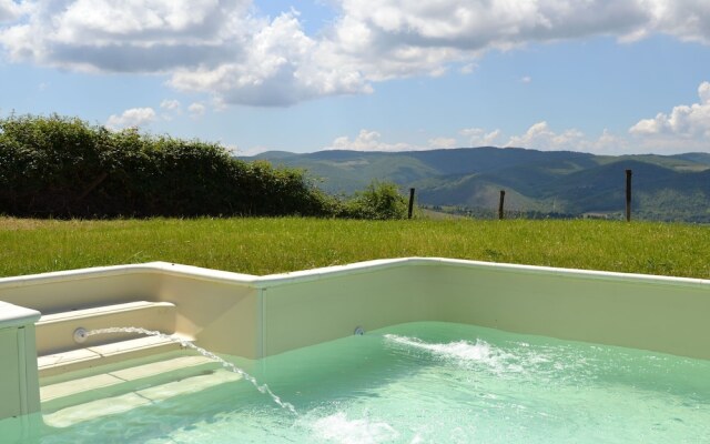 Lovely Holiday Home in Panzano With Swimming Pool