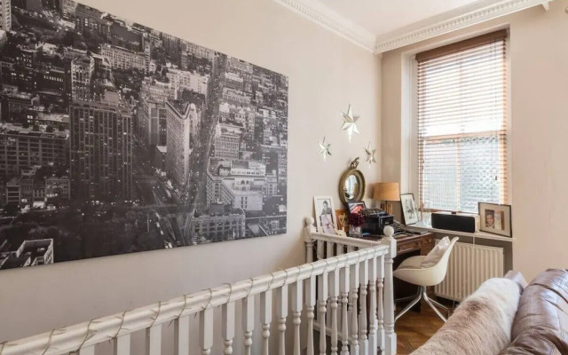 Stylish 1-bed With a Roof Terrace