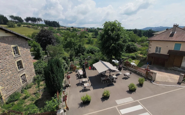 1799 Rte des Écharmeaux