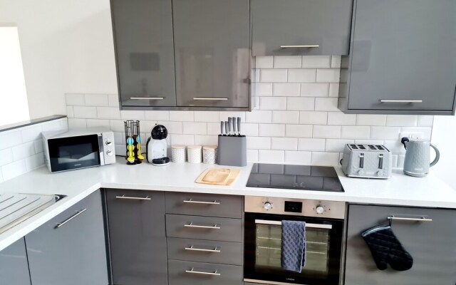 2-bed Apartment, Parking Including, Sleeps 4
