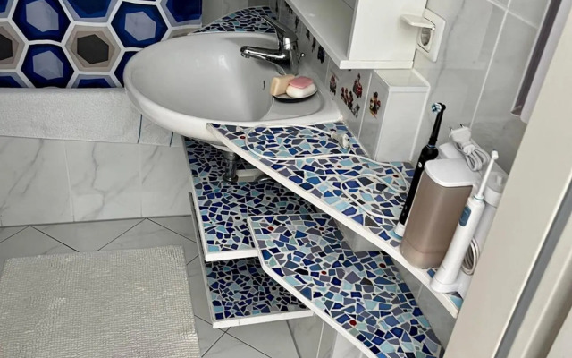 Dachgeschosswohnung mit kostenlosem Parkplatz !