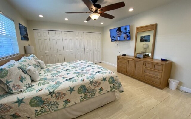 Crystal Sands & Seahorses Beach Villa