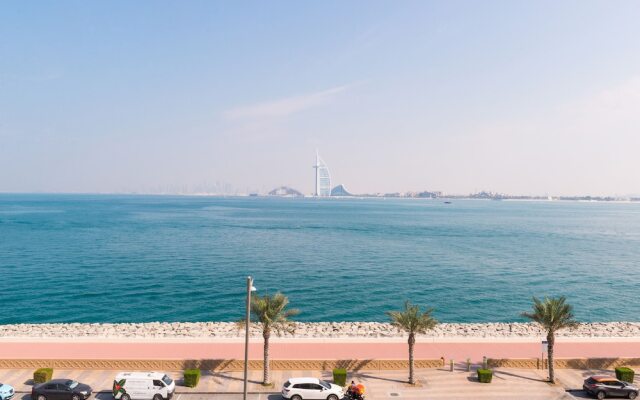 Anantara Residences - Beachfront - Private Beach and Lagoon Pool