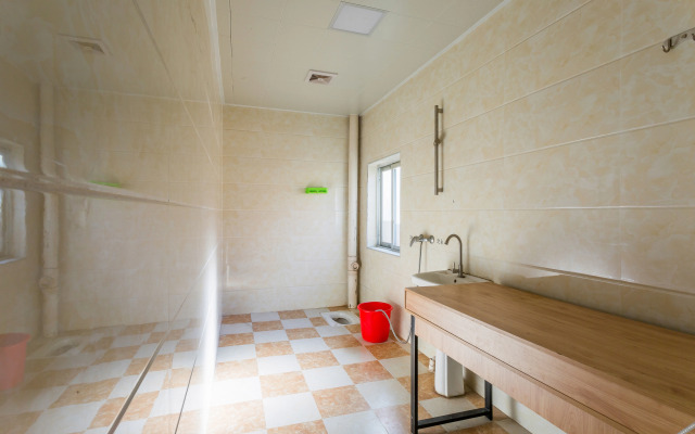 Fuhua Cards Hostel