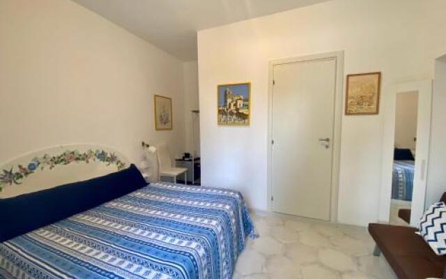 Villa Striano Capri - Guest House - Rooms Garden & Art