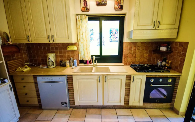 House With 6 Rooms in Enna, With Wonderful Lake View, Private Pool, En