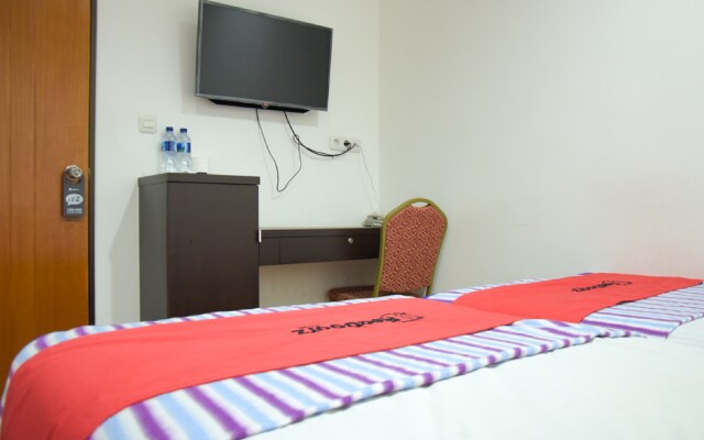 RedDoorz Plus near Plaza Indonesia