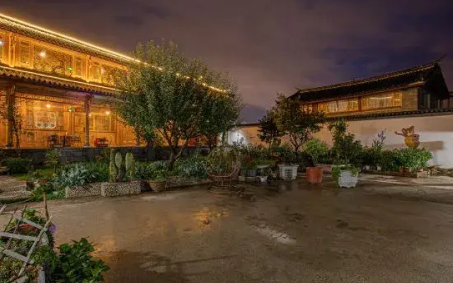 Lijiang Wenfu Courtyard Inn