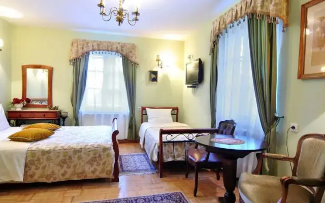 Dworek Ojca Mateusza