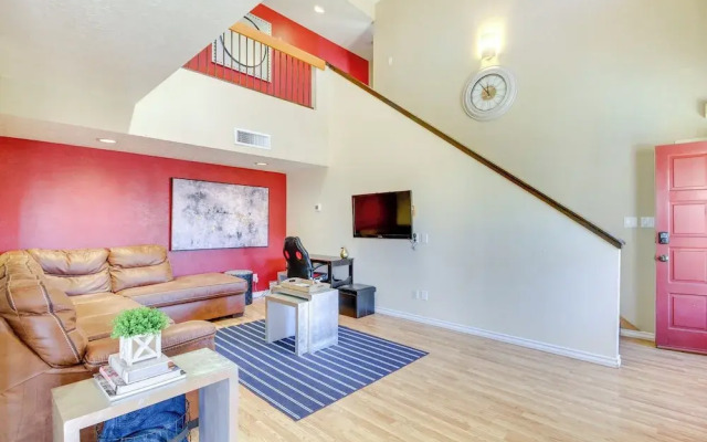 1 Mi to Unm: Convenient Albuquerque Townhome!