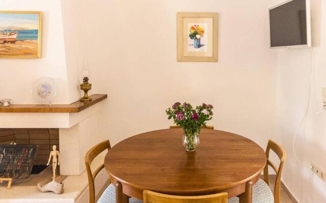 Estia House Cozy-Comfortable Apartment