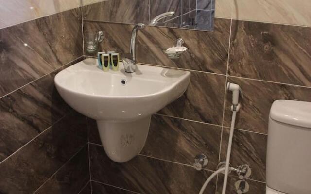 Farida Pyramids View