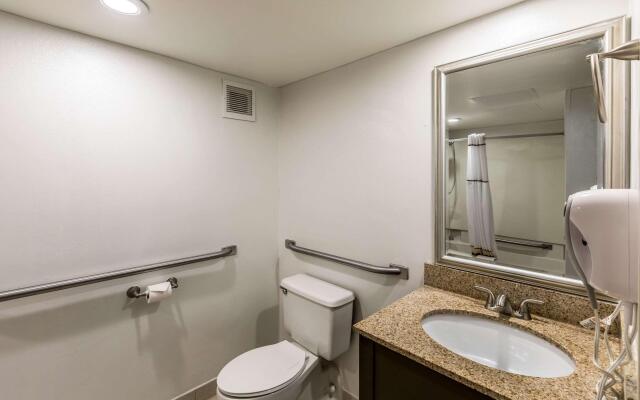 Quality Inn University