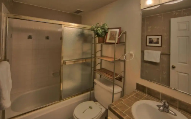 Sea Ge 3-212 2 Bedroom Condo