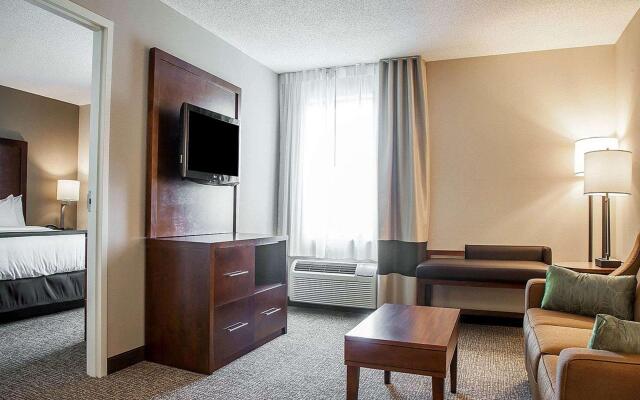 Comfort Suites West Warwick - Providence