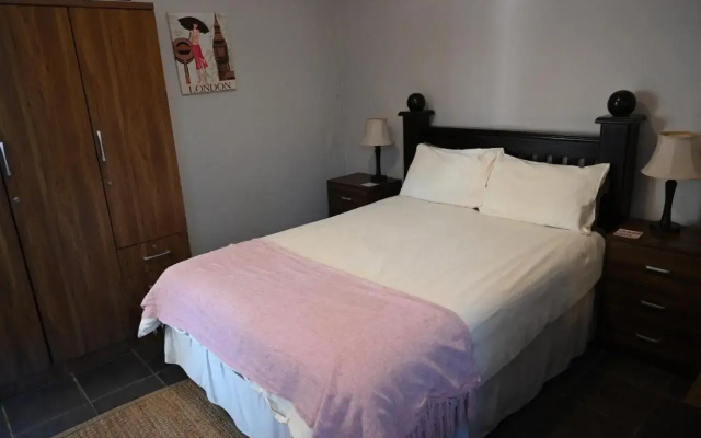 Cosy 2 bedroom flat for 4
