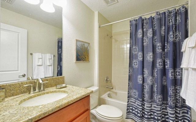 Storey Lake-5 Bedrooms Home W/pool-1650st Home by Redawning