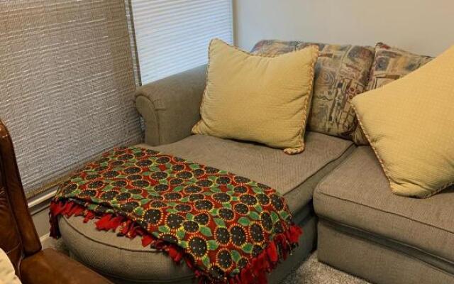 Cozy Stay in Kc Area