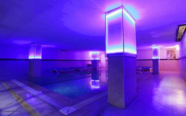 Sun City Apartments & Hotel