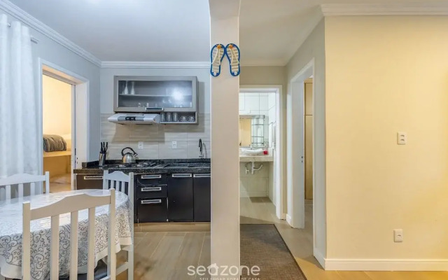 Functional Apt 120m From the Beach in BC Cec0302