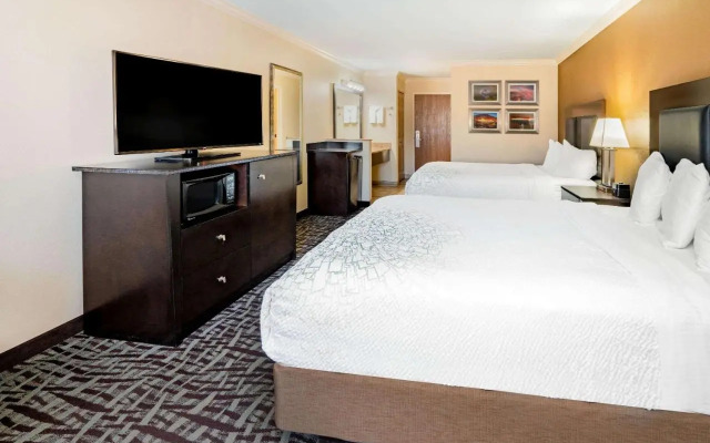 La Quinta Inn #826