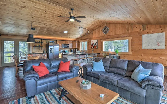 2 Mi to St Marys Glacier: Modern Cabin w/ Hot Tub