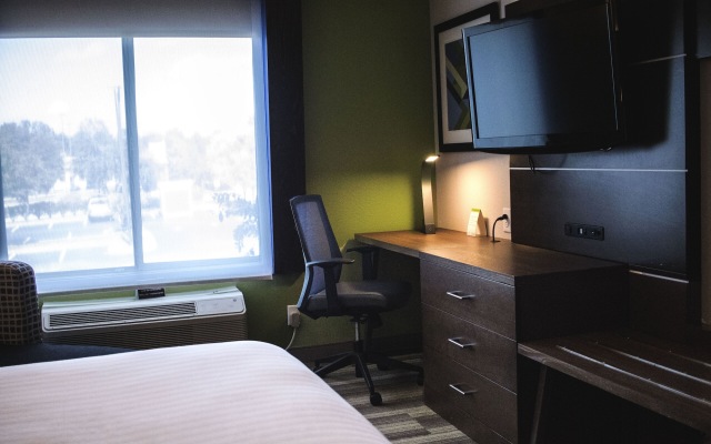 Holiday Inn Express & Suites Columbia-I-26 @ Harbison Blvd, an IHG Hotel