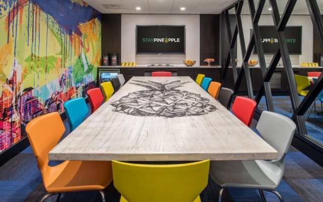 Staypineapple, Hotel FIVE, Downtown Seattle