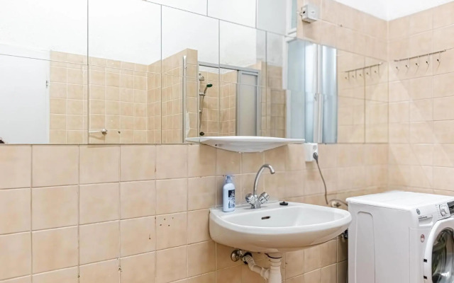 Chic Apartment - Very Central and Well Connected