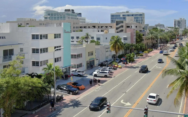 Parisian Hotel South Beach