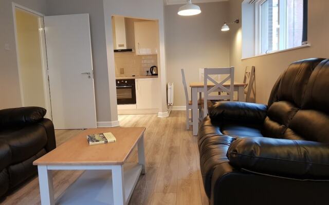 2 Bedroom Apartment Near the 3 Arena