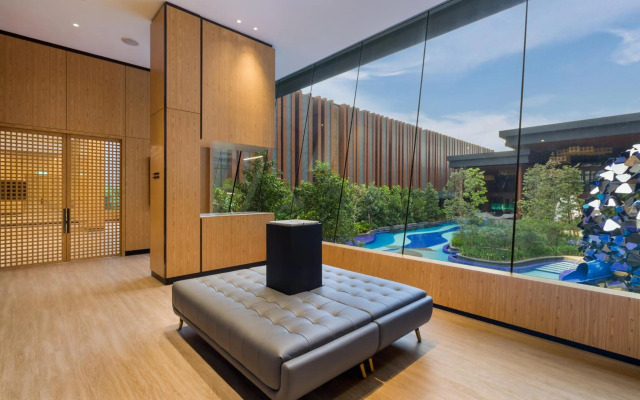 M Resort & Hotel