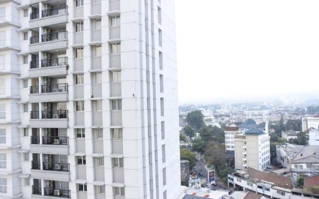 Classic 3BR At Braga City Walk Apartment
