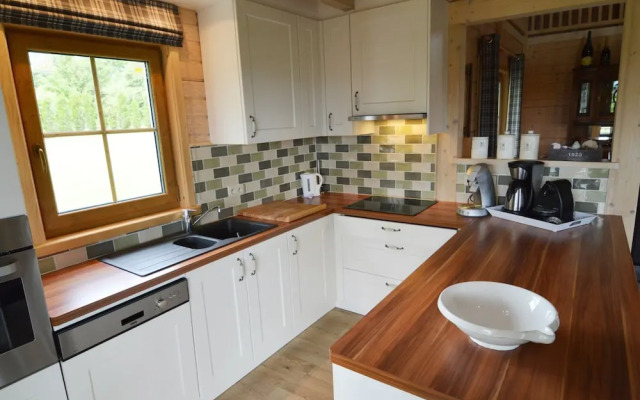 Sumptuous Chalet in Septon with Sauna & Hot Tub