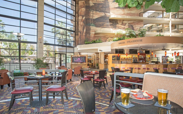 Embassy Suites by Hilton Phoenix Biltmore