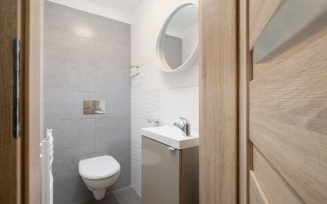 Apartment Moniuszki Cracow by Renters