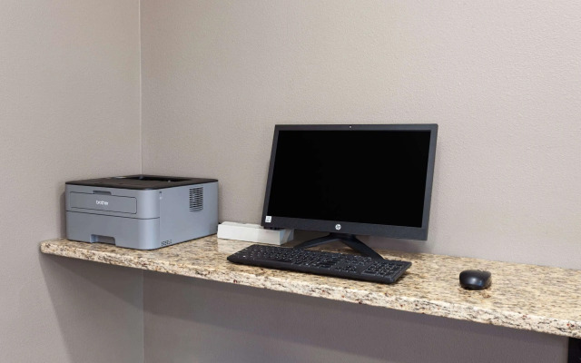 AmericInn by Wyndham Hudson