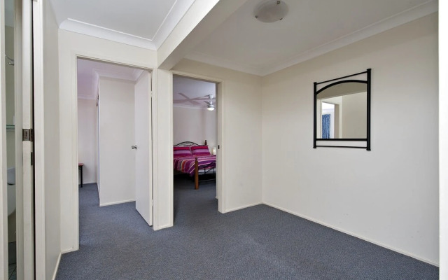 The Breakers, 16B Government Road