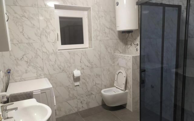 Family friendly apartments with a swimming pool Pula - 7610