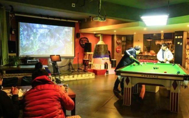 Comma Travel International Youth Hotel