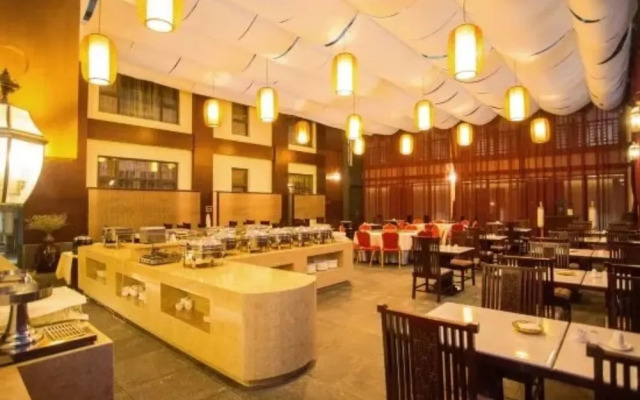 Holiday Inn resort, Hoi Ying Lang