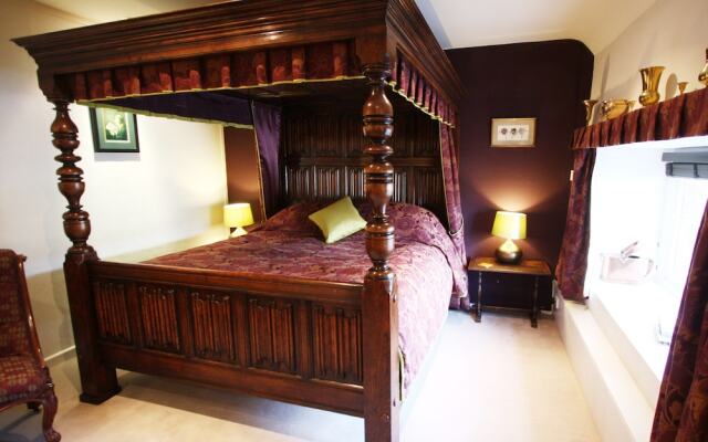The Oxenham Arms