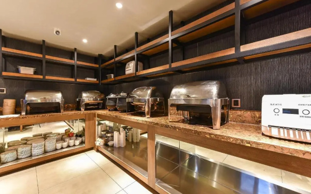 James Joyce Coffetel (Beijing South Railway Station Yongdingmenwai Subway Station)